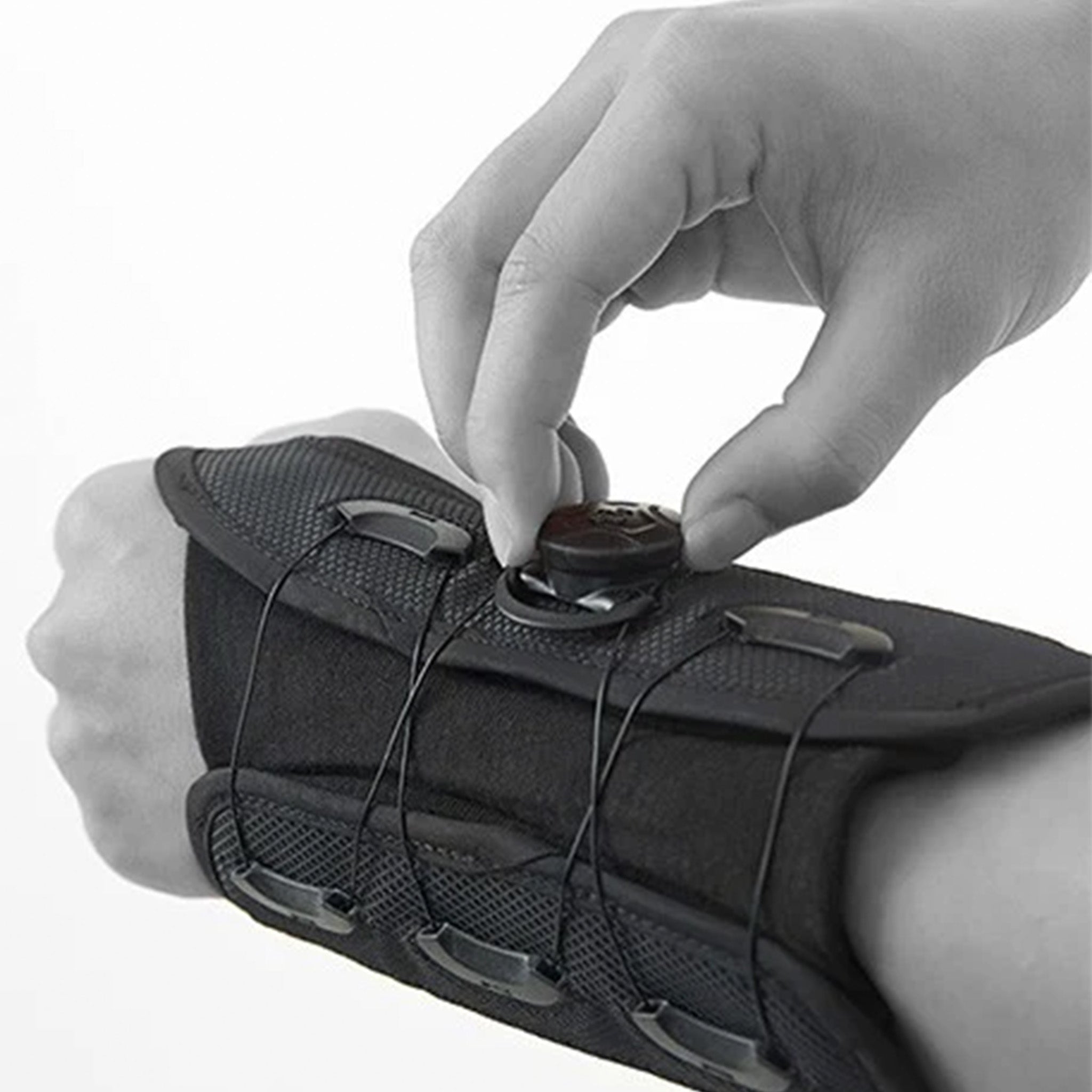 BOA wrist support for easy and precise adjustment