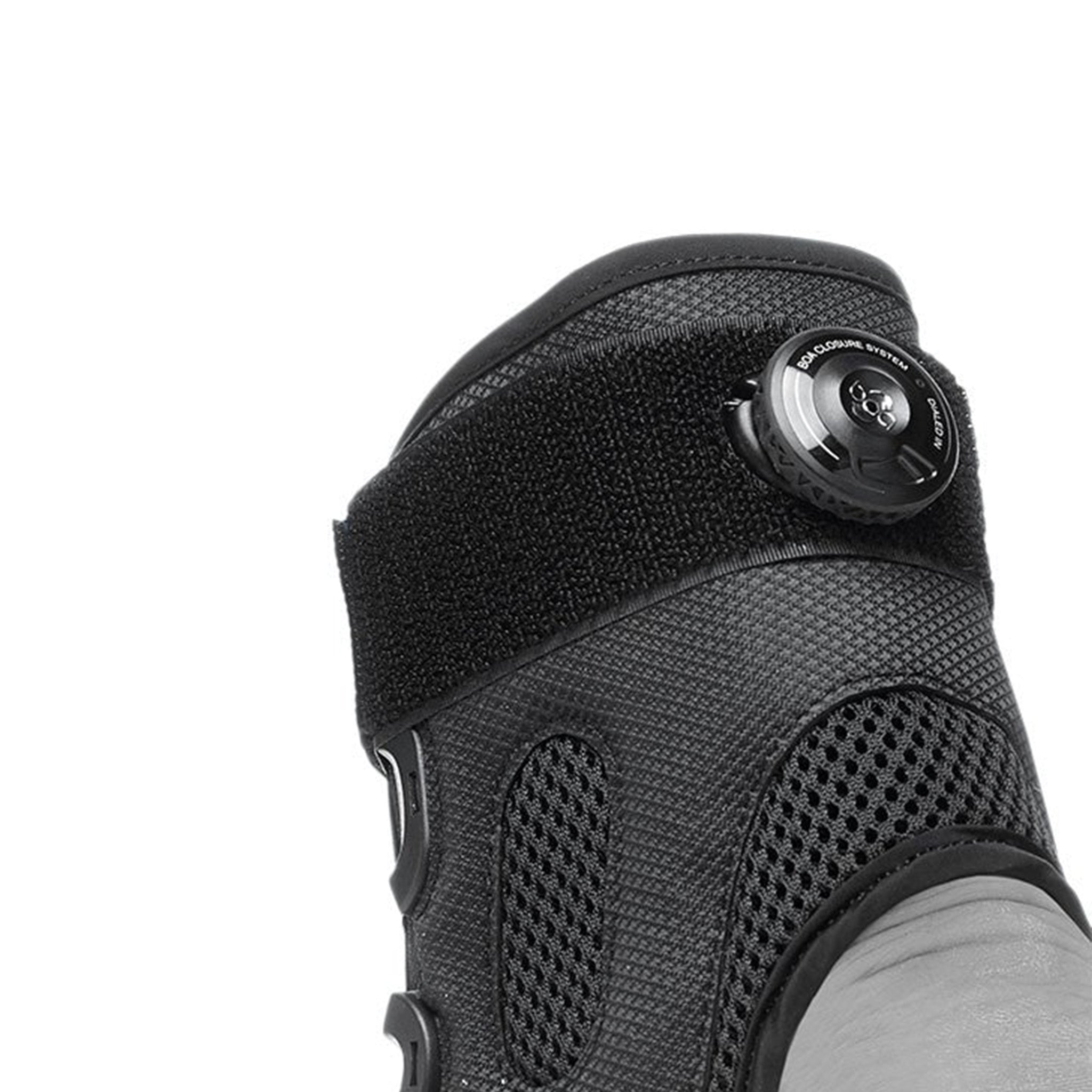Armis Light ankle support with BOA system for precise fit