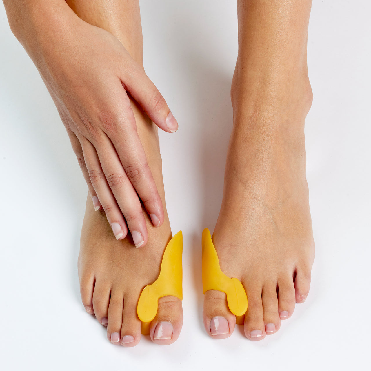 3-in-1 hallux valgus protector with toe separator and gel pad
