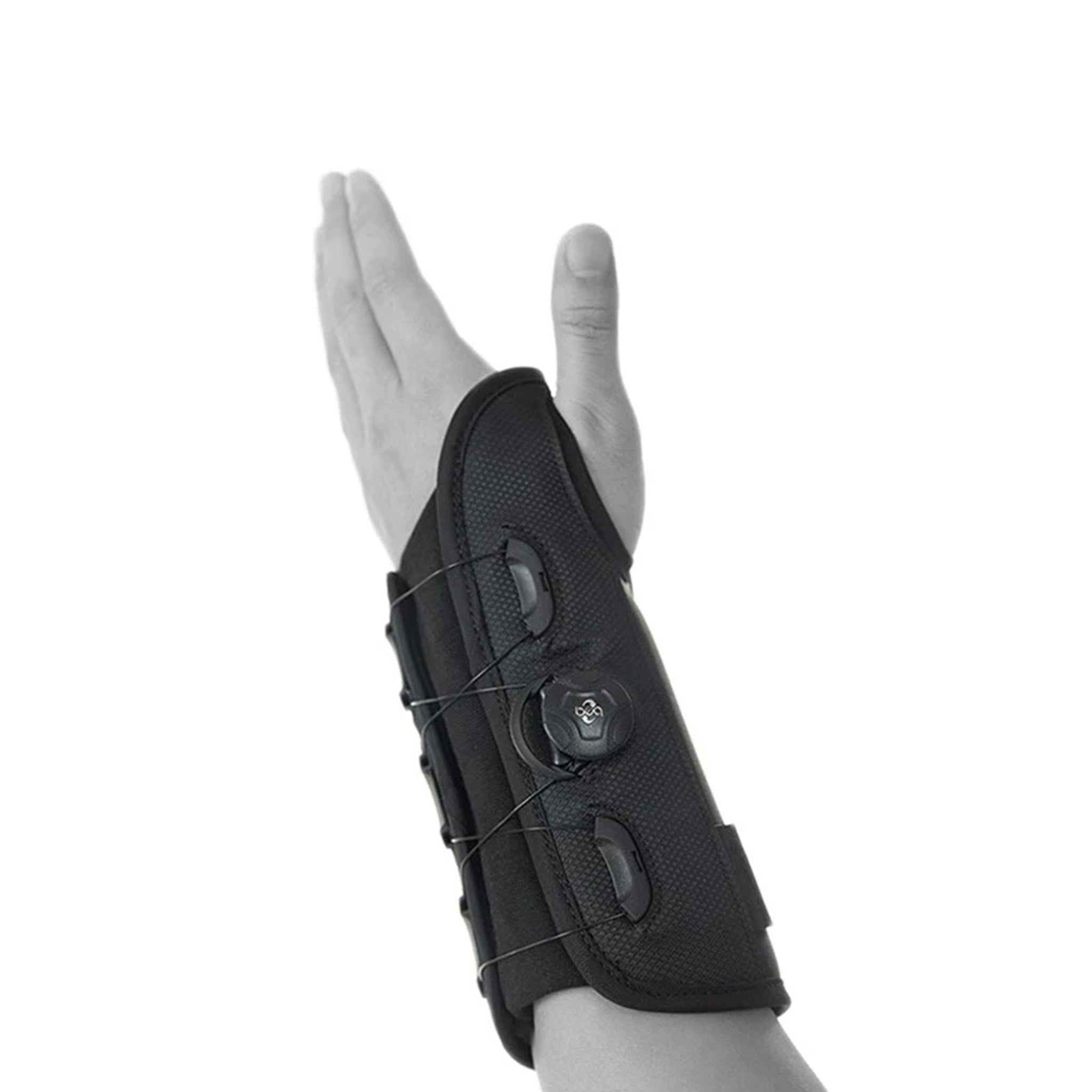 BOA wrist support for easy and precise adjustment